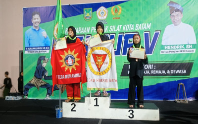 Selamat !! Dua Siswi At Taubah Juara Karate Dalam Kejuaraan Pencak Silat IPSI Cup V Kota Batam